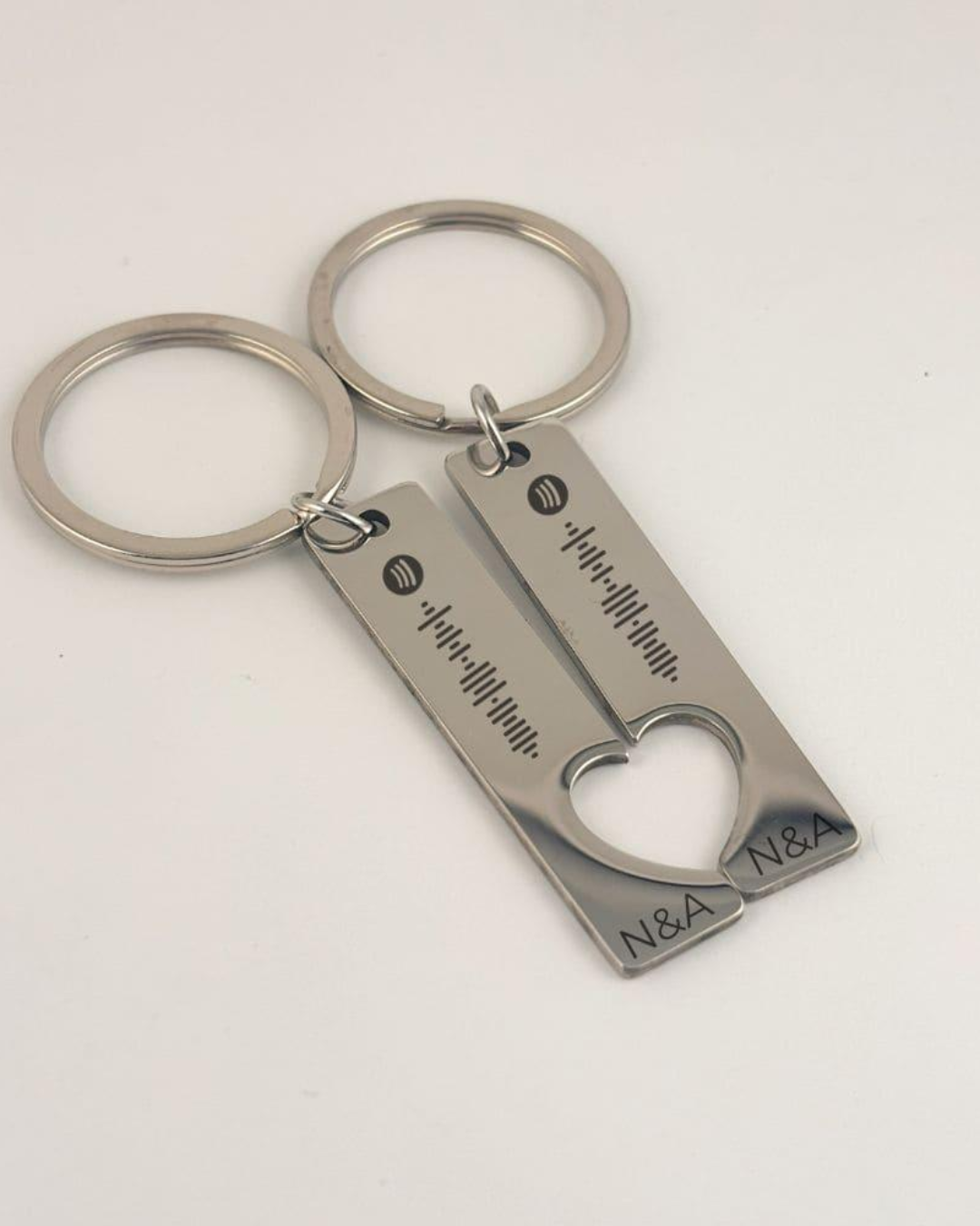 SET 2 LLAVEROS BARRA DE CORAZÓN ACERO INOXIDABLE