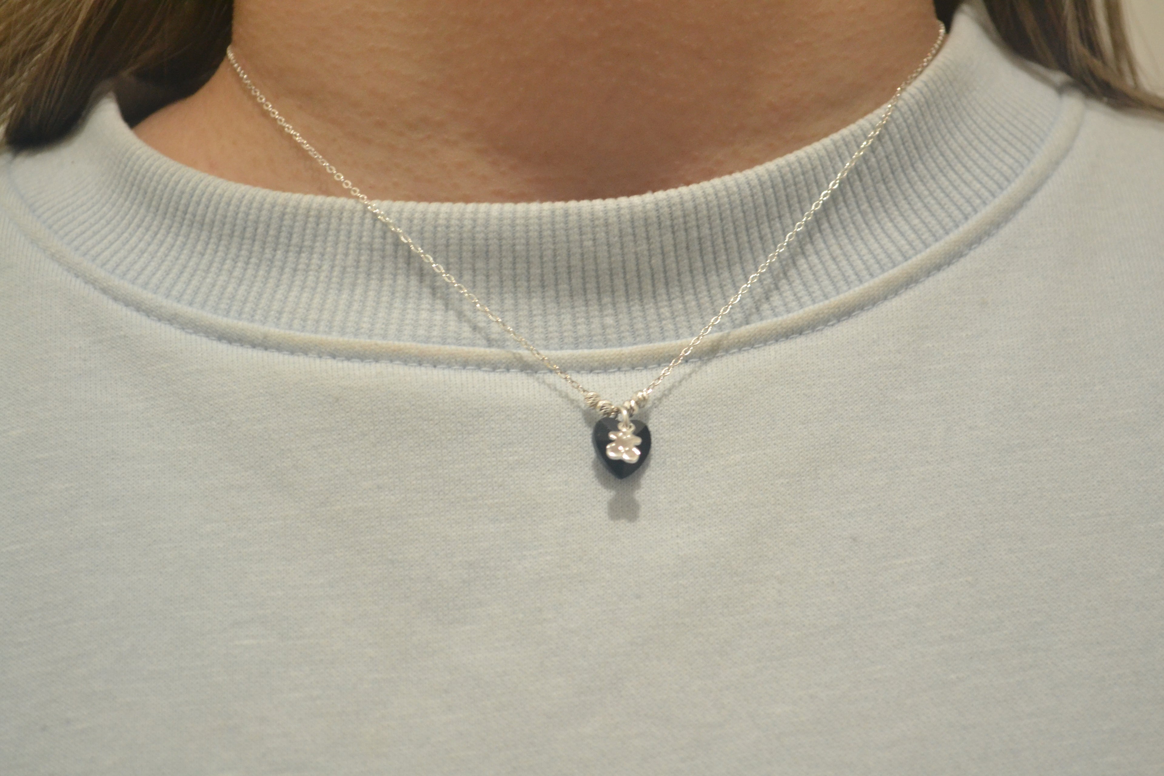 COLLAR NEGRO CORAZON