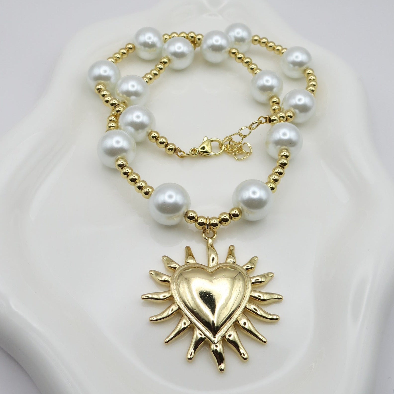 COLLAR FRIDA (PERLA Y CORAZÓN)