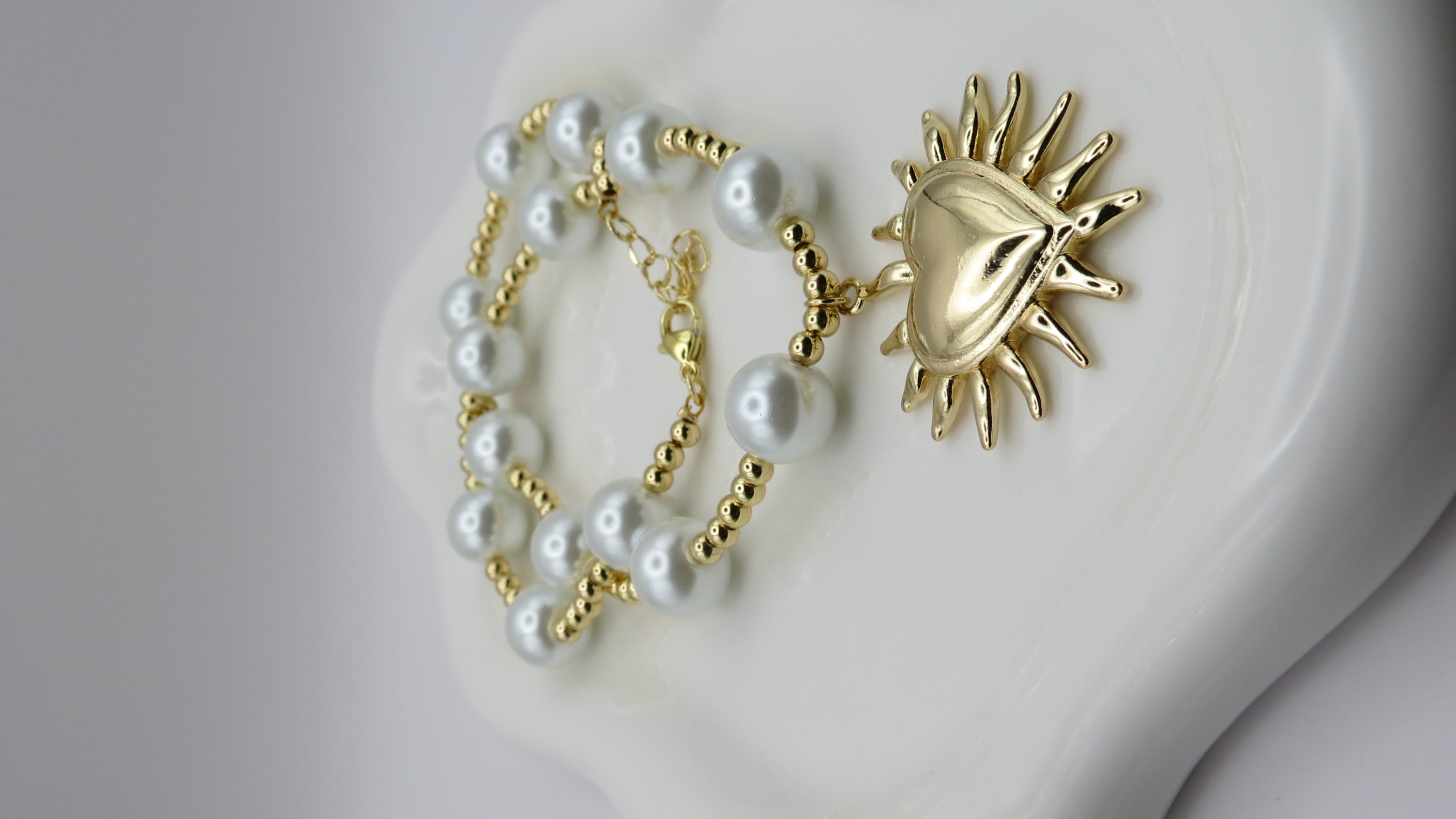 COLLAR FRIDA (PERLA Y CORAZÓN)