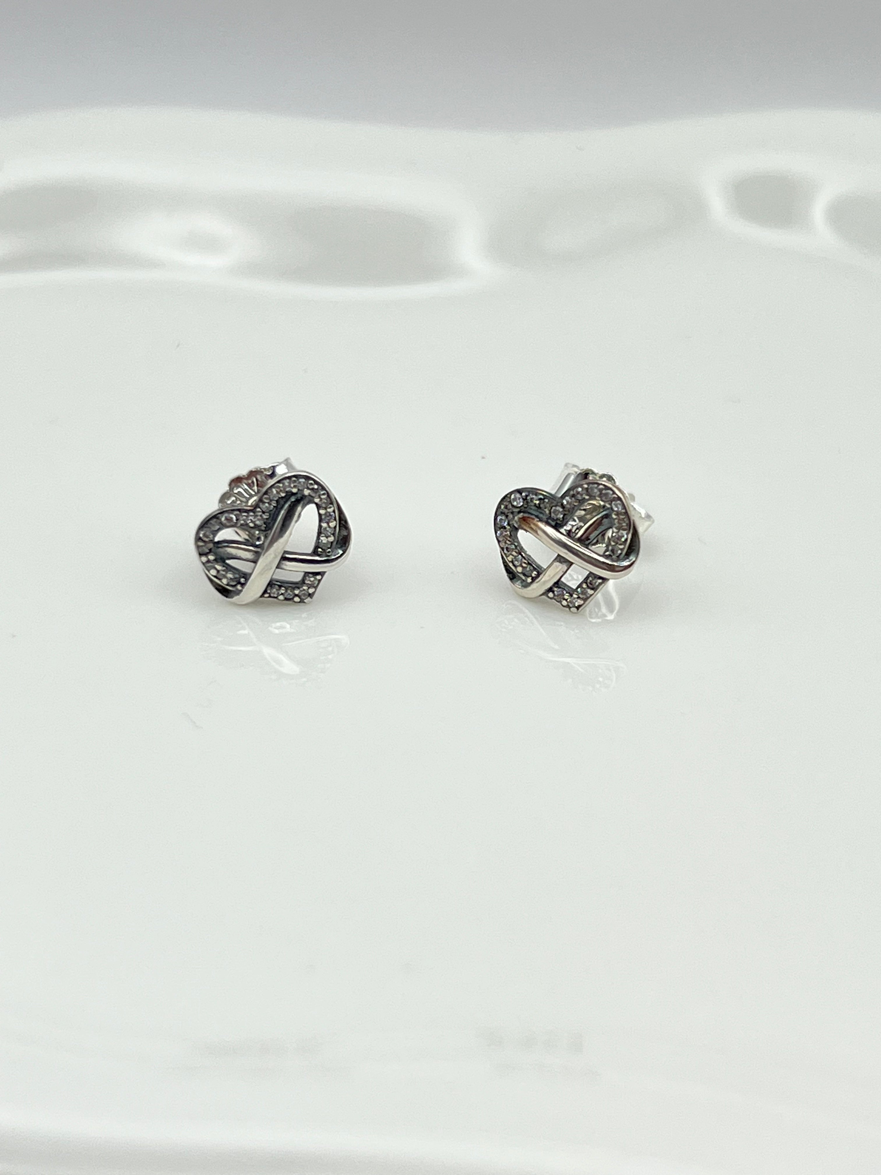 ARETES CORAZÓN INFINITO BRILLANTE