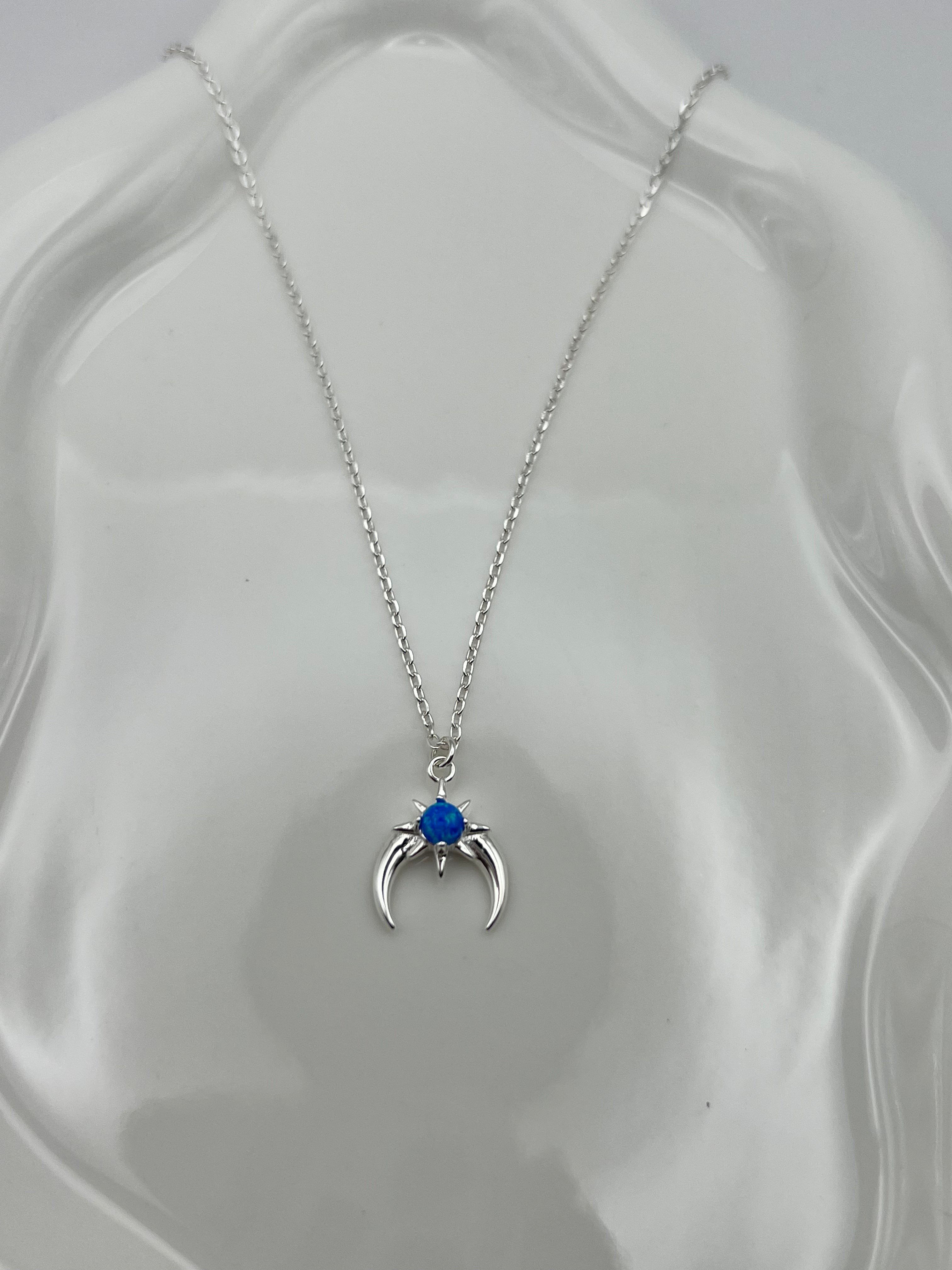 COLLAR MEDIA LUNA OPALO AZUL